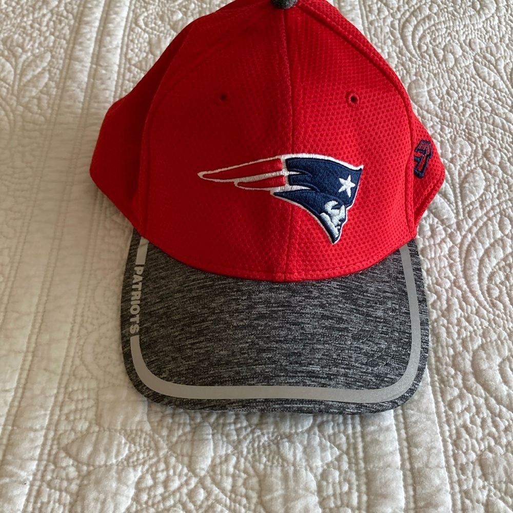 New Era 39Thirty New England Patriots Hat M/L EUC